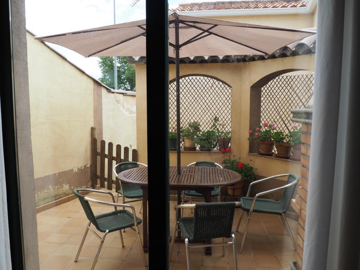 Casa De Nohales Guest House ภายนอก รูปภาพ