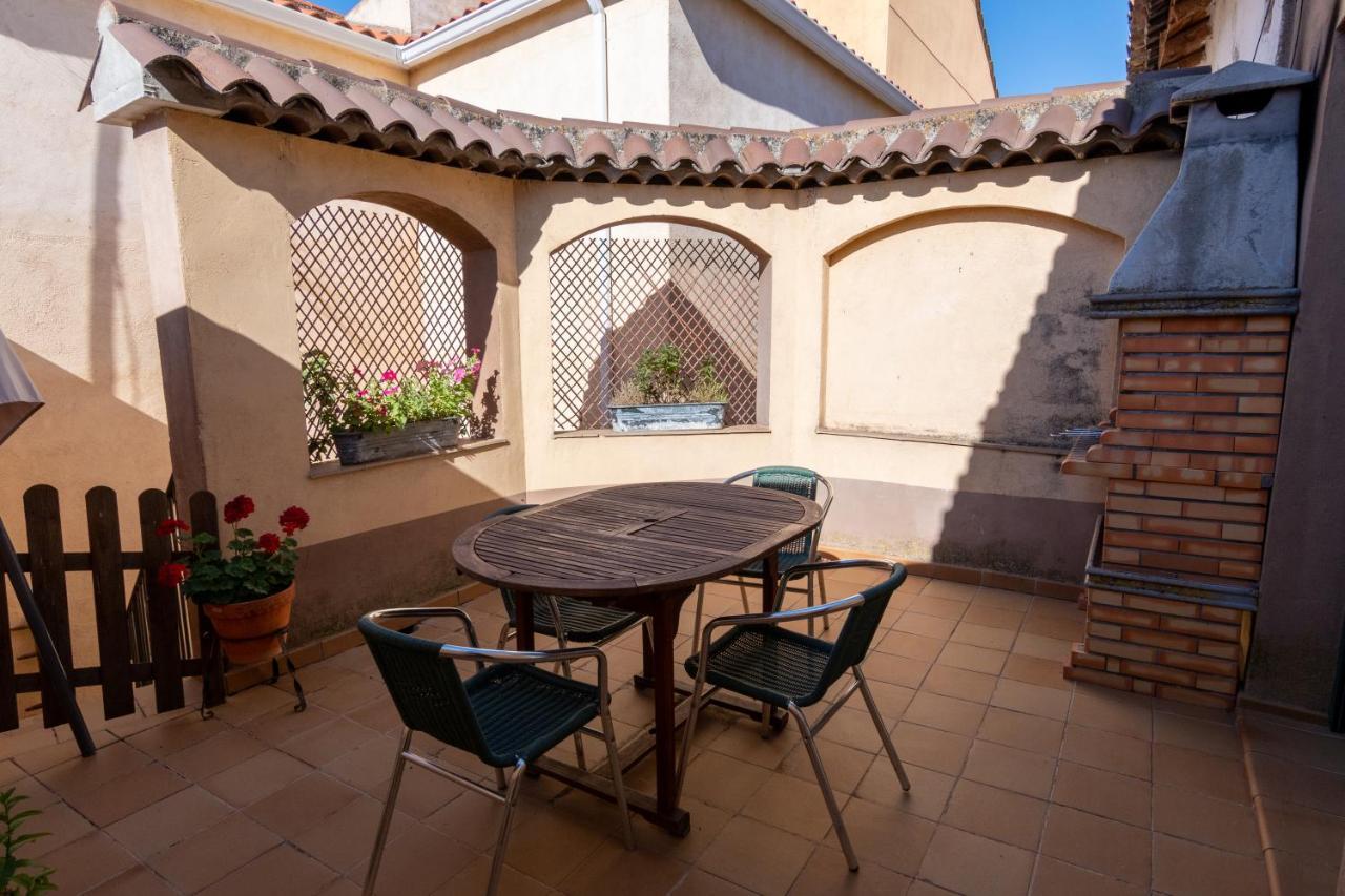 Casa De Nohales Guest House ภายนอก รูปภาพ