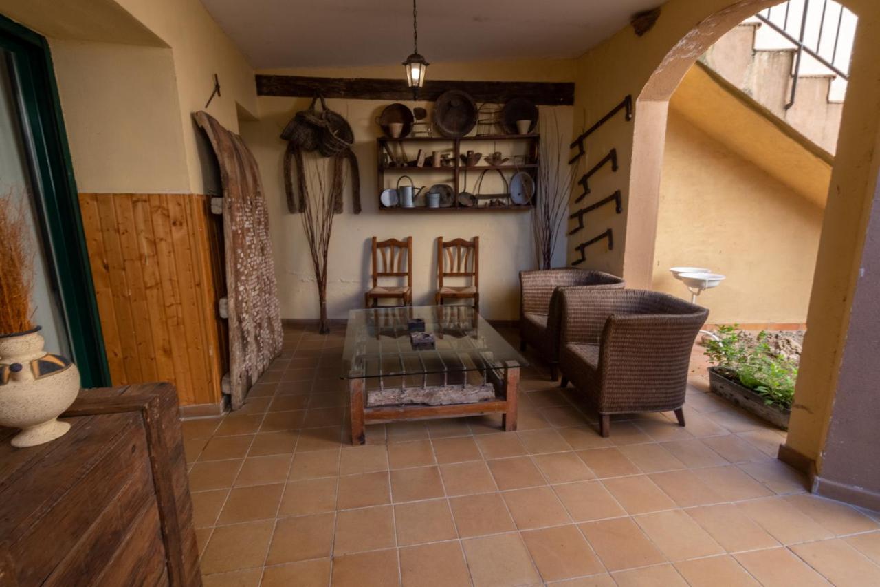 Casa De Nohales Guest House ภายนอก รูปภาพ