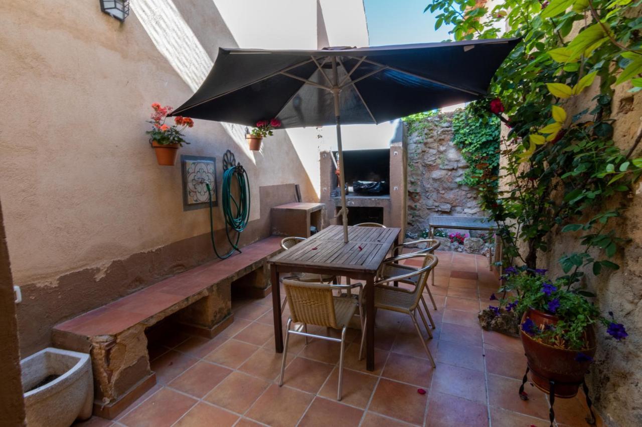 Casa De Nohales Guest House ภายนอก รูปภาพ